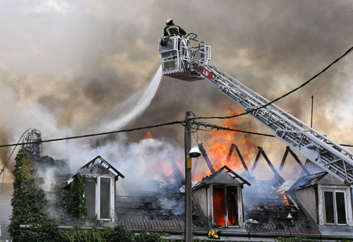 What type of residential structures were hit by fire in Ontario in 2012